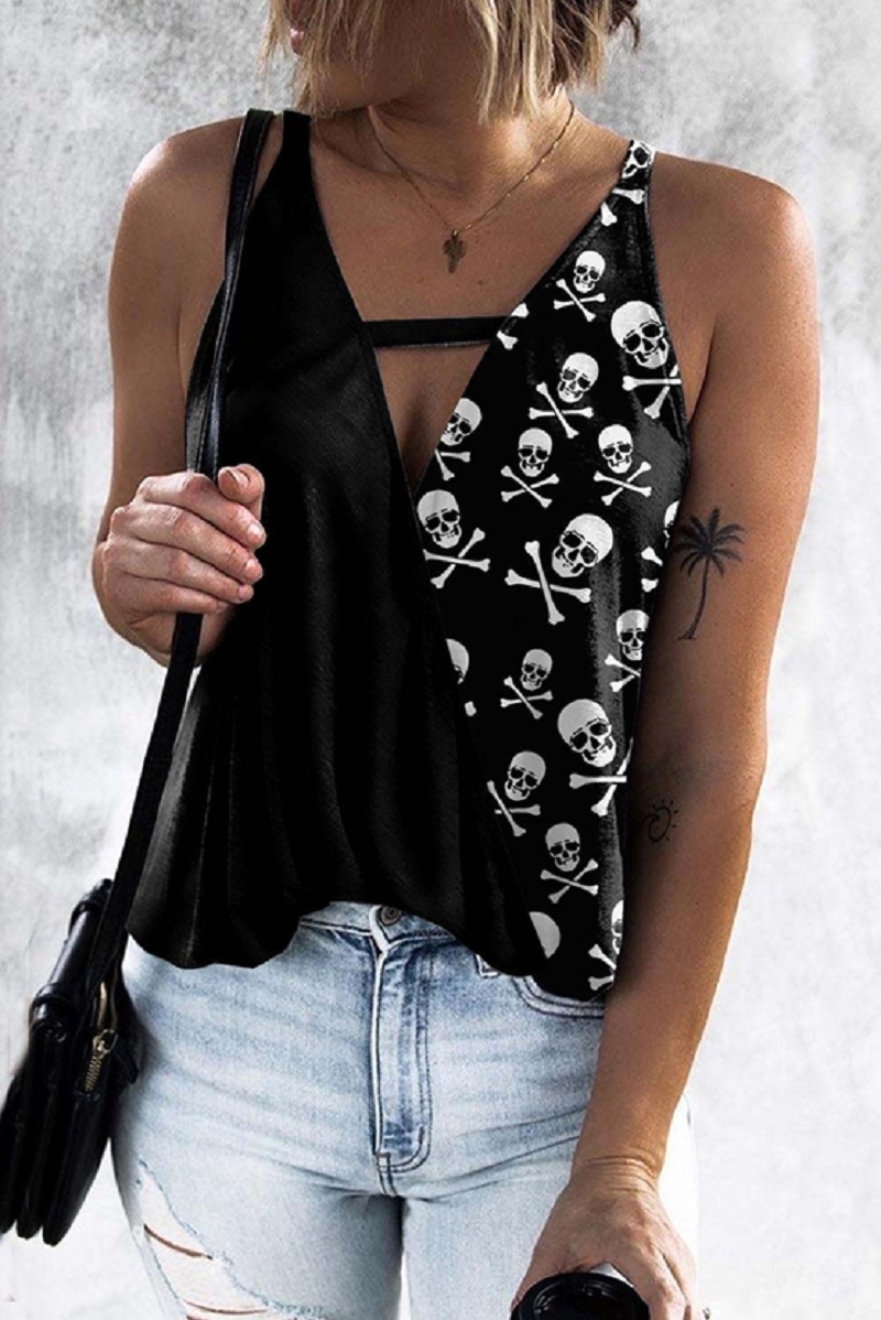 Shirt Combined with Skull and Floral Print: A Fashion Statement