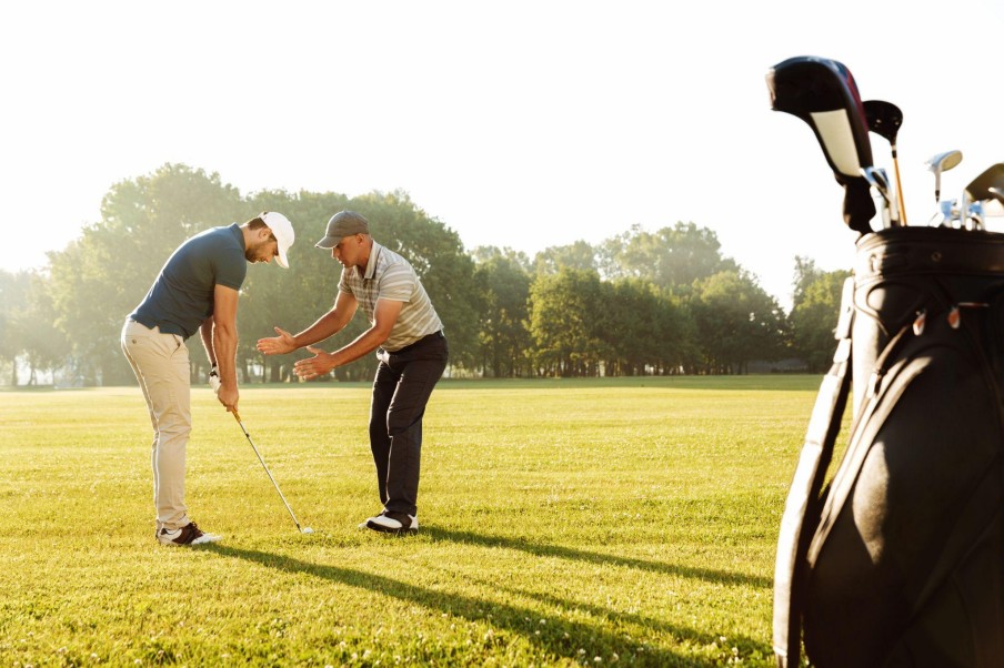 How to Choose the Right Golf Lesson When Making a Golf Booking in Singapore